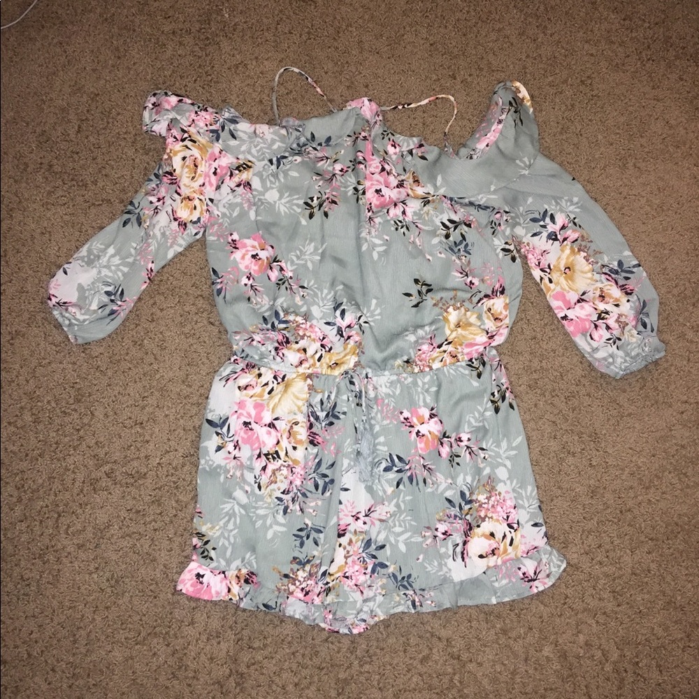 Super cute romper!